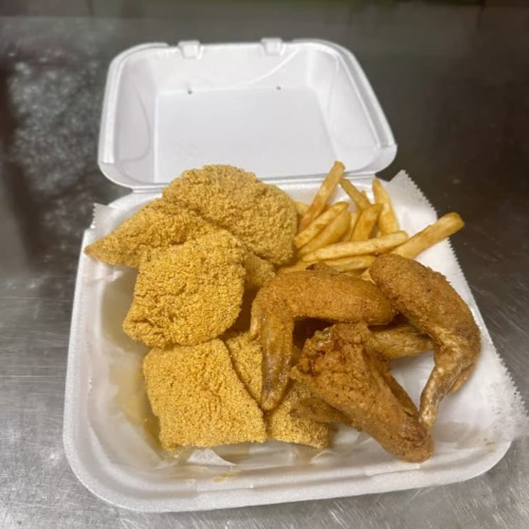 Dinner Delights: Fried Chicken, Seafood, and More
